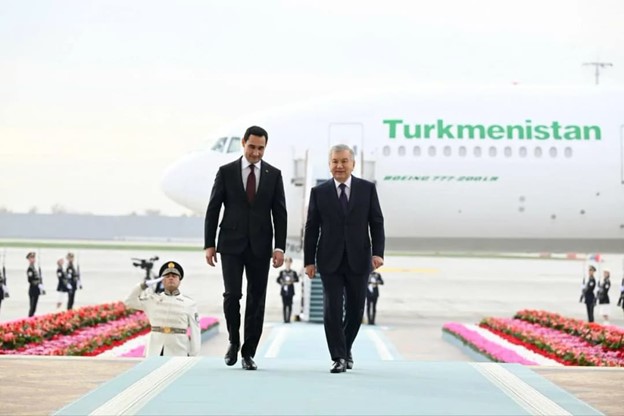 Türkmenistanyň Prezidenti Özbegistan Respublikasyna döwlet sapary bilen bardy