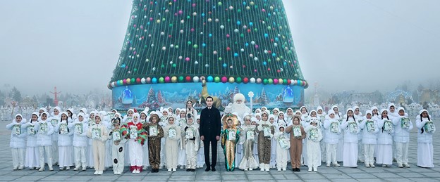 Hormatly Prezidentimiz Serdar Berdimuhamedow Täze ýyl dabaralaryna gatnaşdy