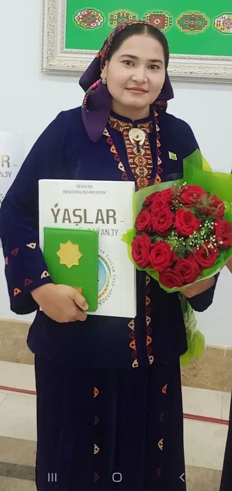 YLYMLAR GÜNI MYNASYBETLI TÜRKMENISTANYŇ ÝAŞLARYNYŇ ARASYNDA YLMY IŞLER BOÝUNÇA BÄSLEŞIGIŇ ÝEŇIŞI